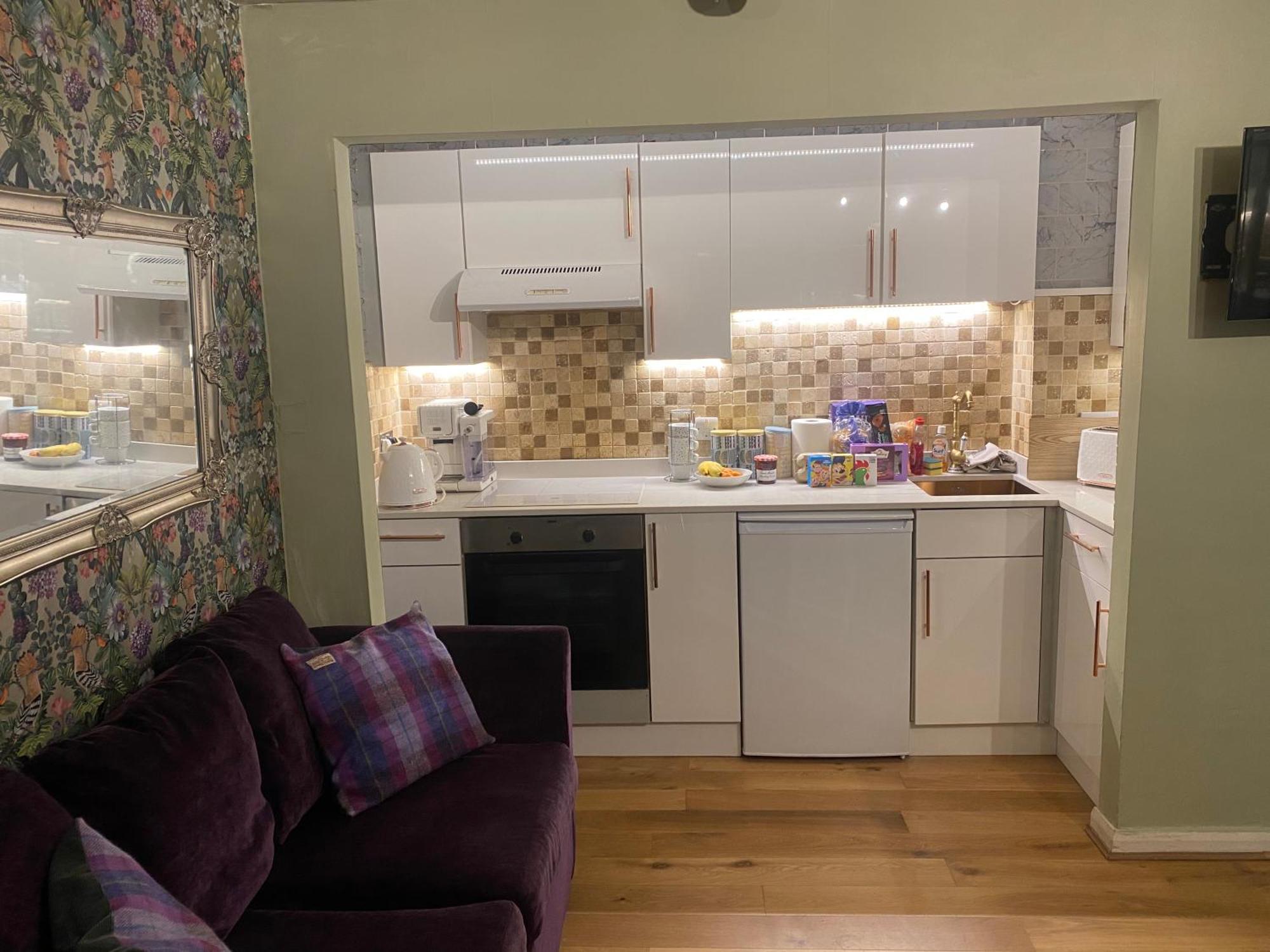 Quiet Lower Floor 2 Bed City Apartment With Private Patio Garden Бат Екстер'єр фото