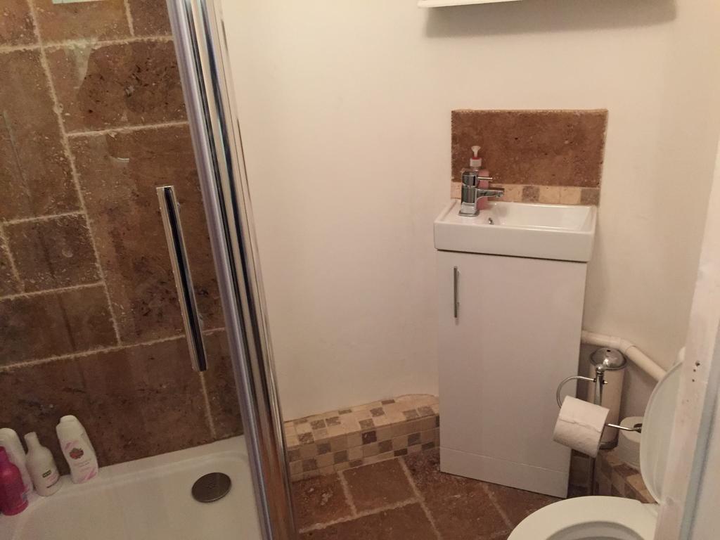 Quiet Lower Floor 2 Bed City Apartment With Private Patio Garden Бат Екстер'єр фото